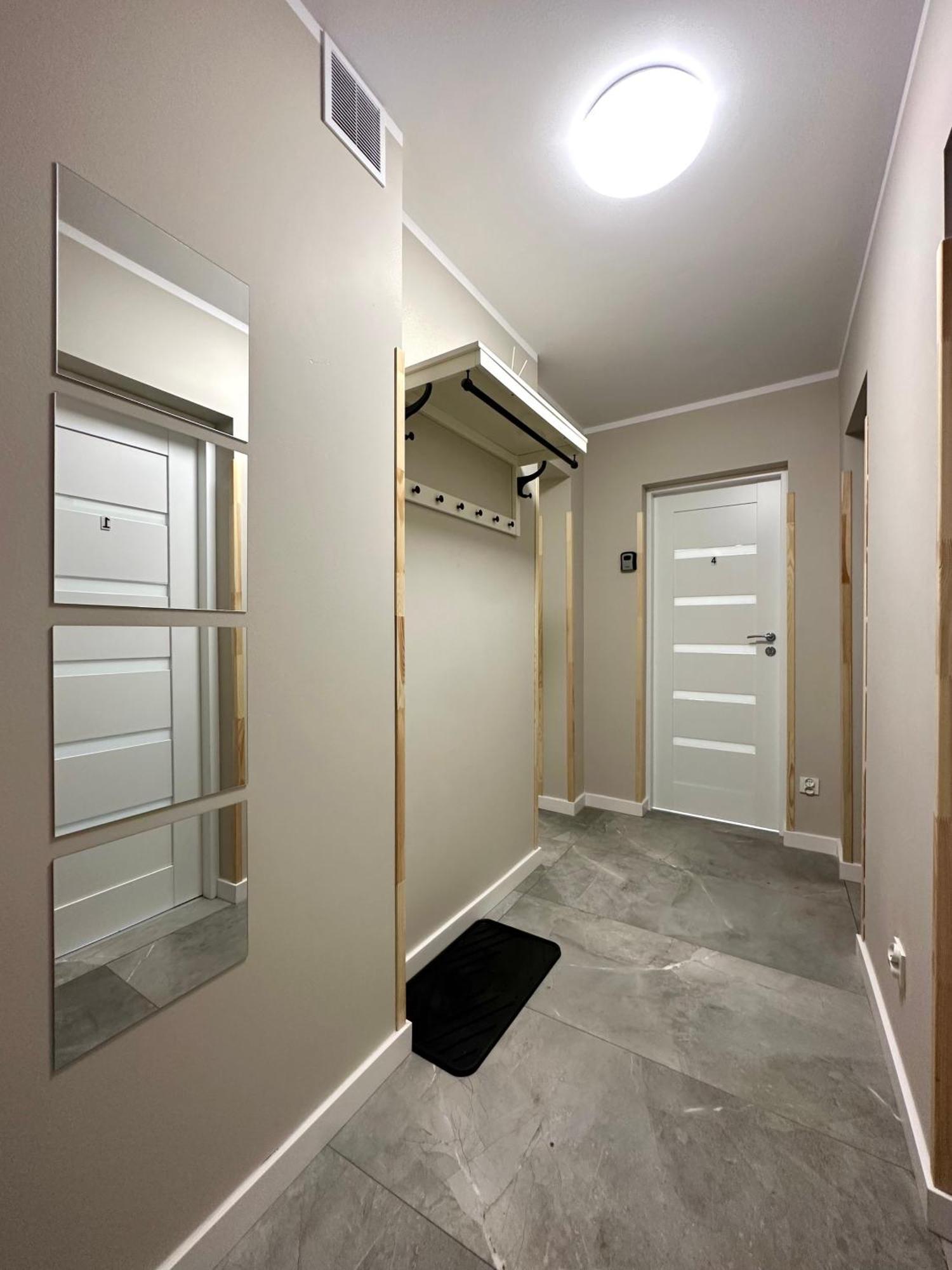 Mmrent Trunk Room Гданск Екстериор снимка